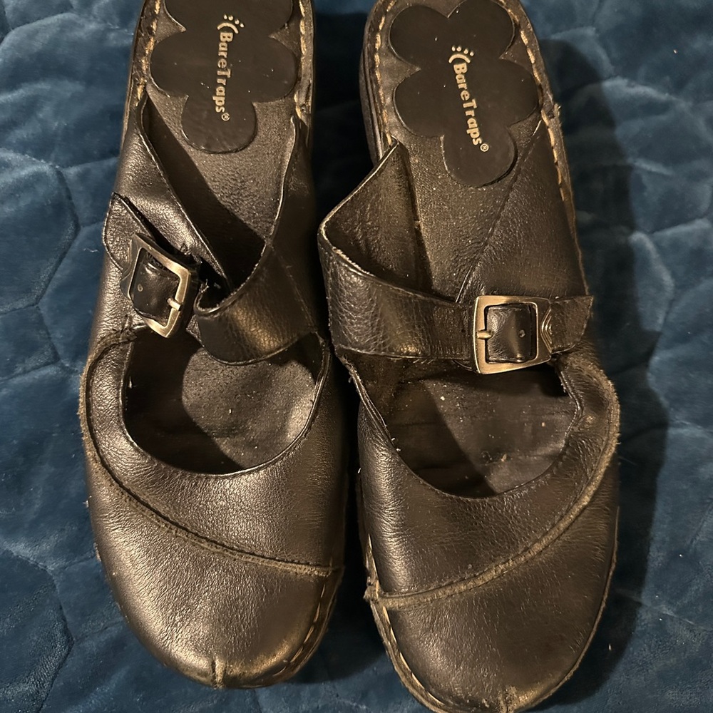 BareTraps Black Leather Mules